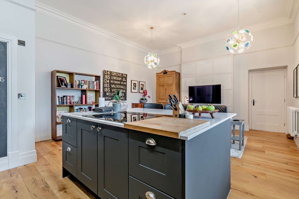 Property photo 3 of 25