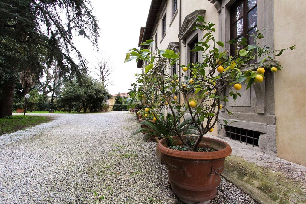 Property photo 3 of 45