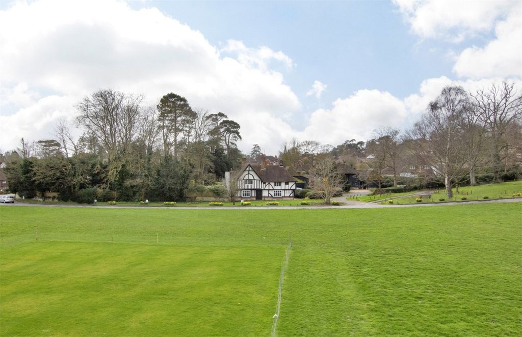 Property photo 2 of 19 Shot Fr Green