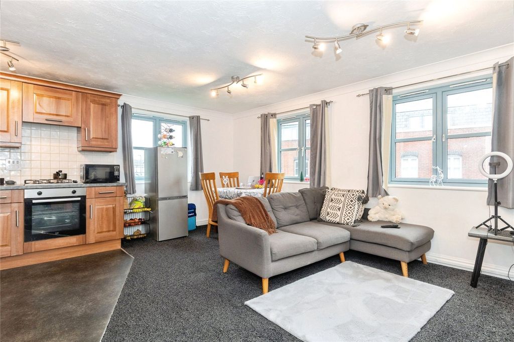 Property photo 2 of 13 Picture No. 05