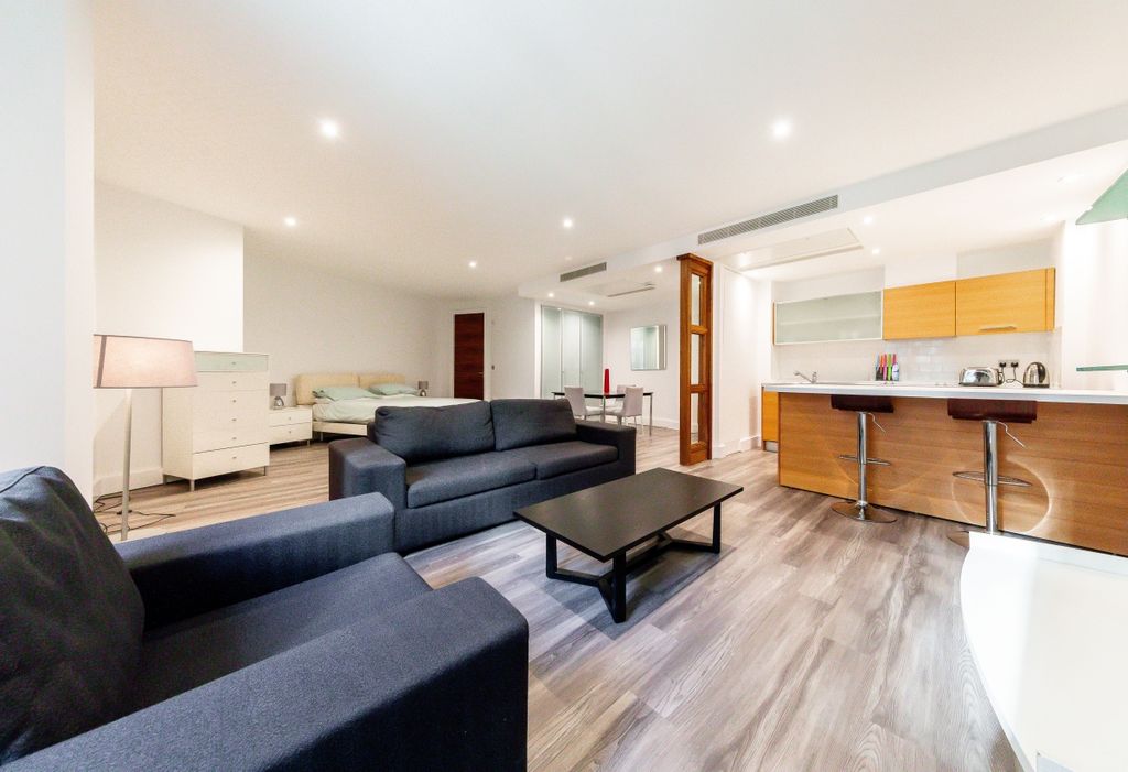 Property photo 1 of 10 Reception Room