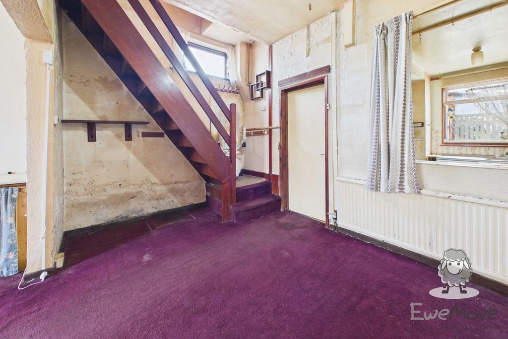 Property photo 3 of 10 2