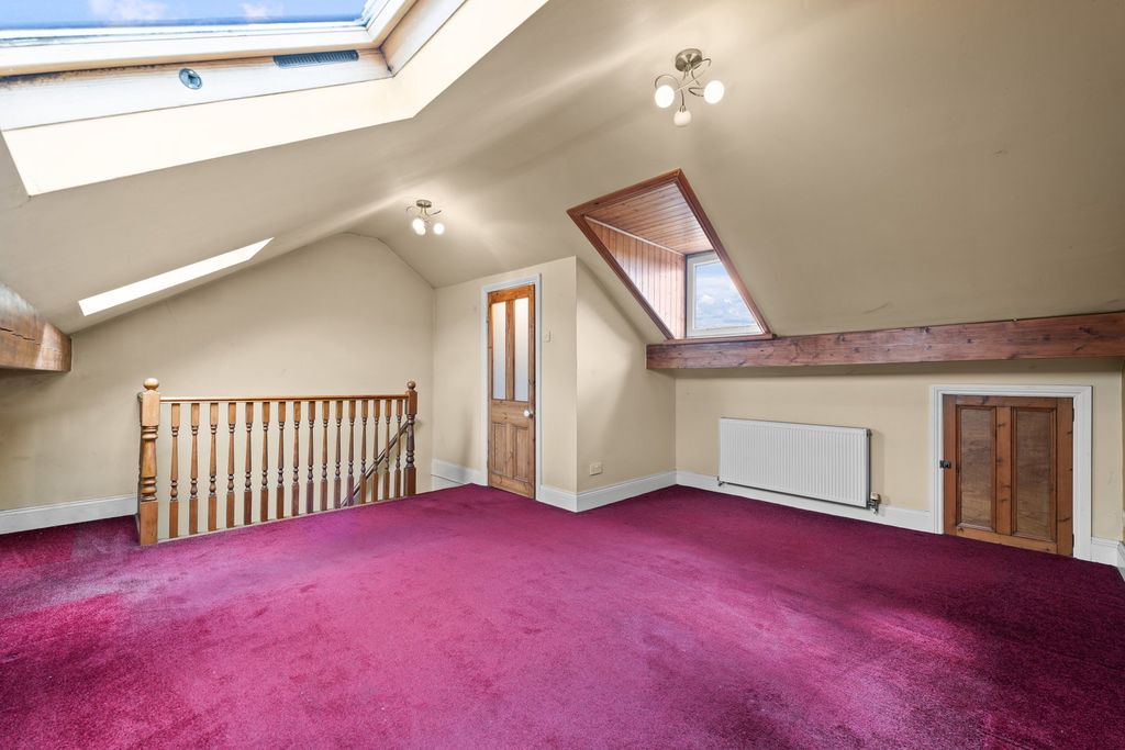 Property photo 3 of 31