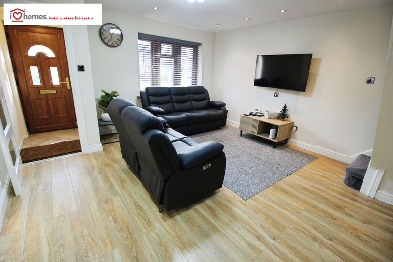 Property photo 2 of 11 Photo 4