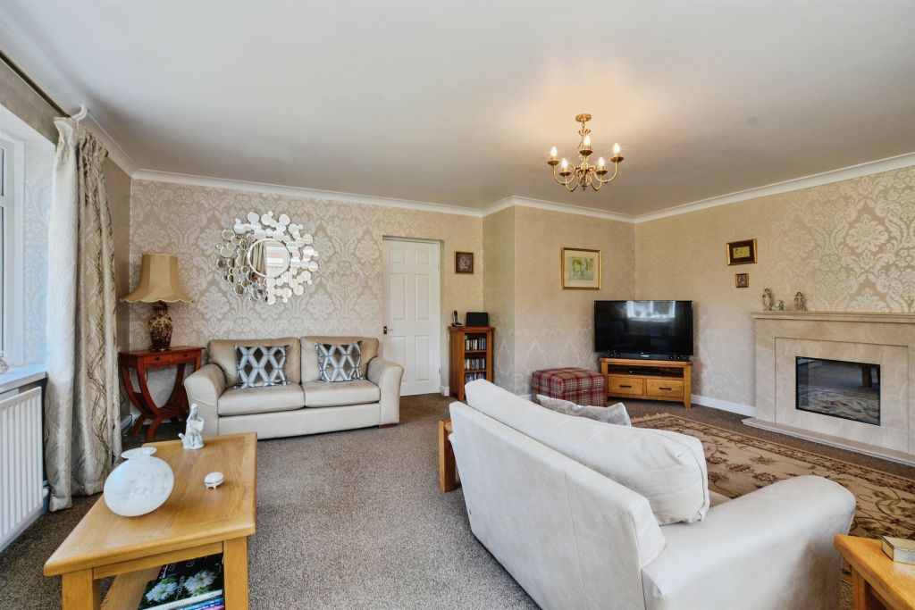 Property photo 3 of 23