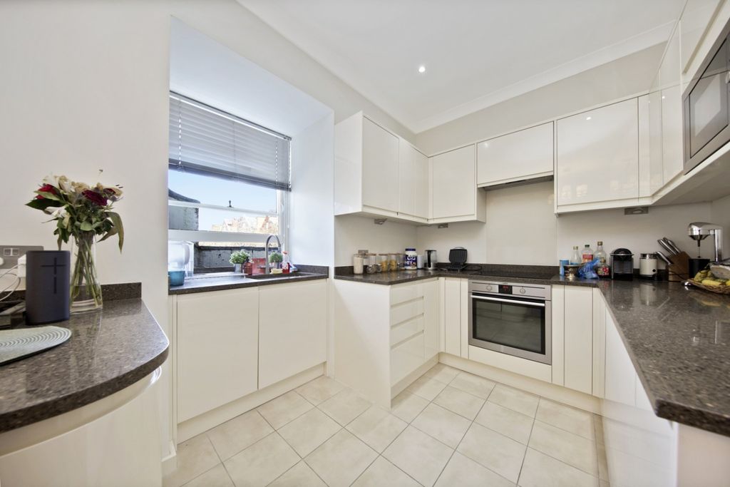 Property photo 2 of 12 994204