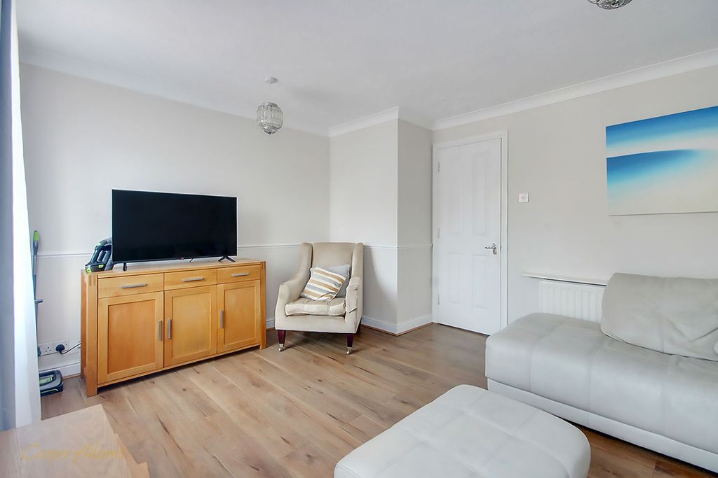 Property photo 3 of 15 Living Room