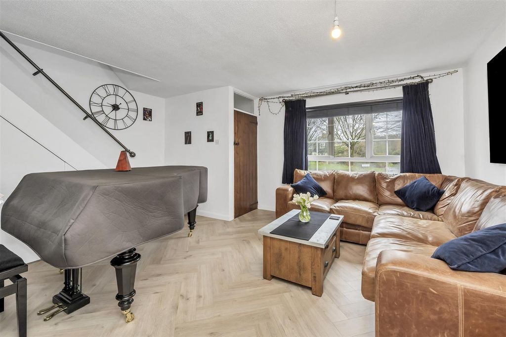 Property photo 2 of 17 Dcp_1811.Jpg