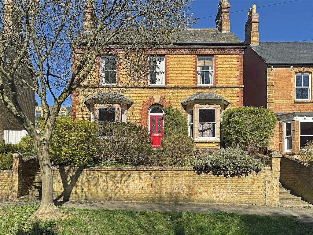 Property photo 1 of 20 Casterton Road, Stamford