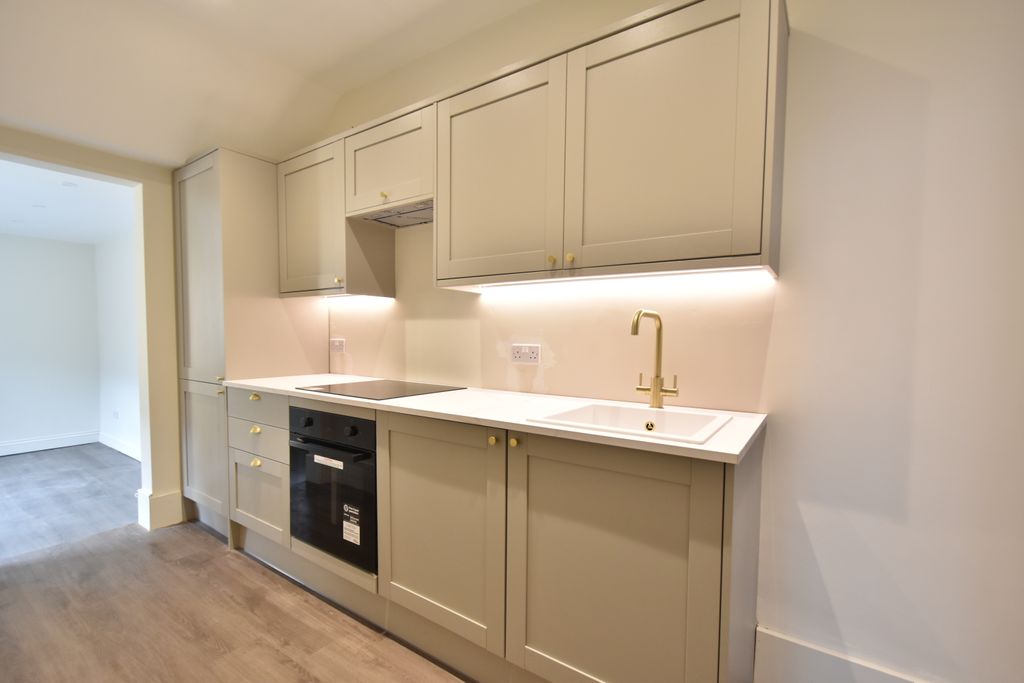 Property photo 3 of 13 Kitchen 2