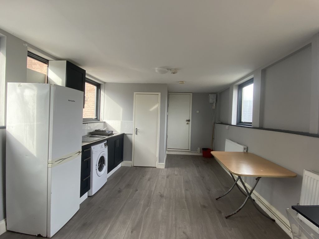 Property photo 3 of 5 Photo 6