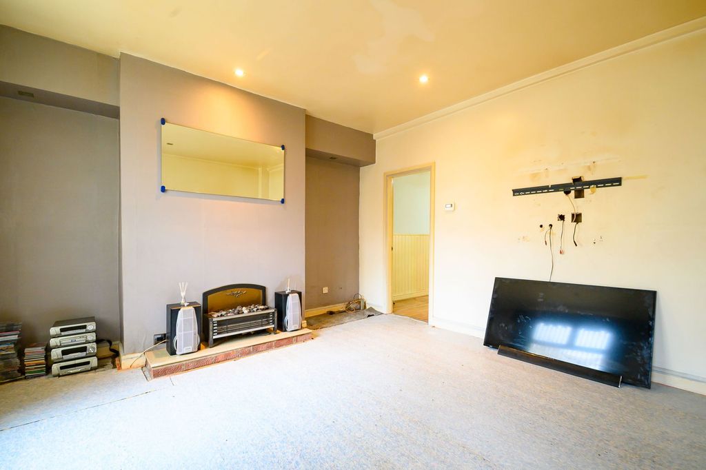 Property photo 3 of 29