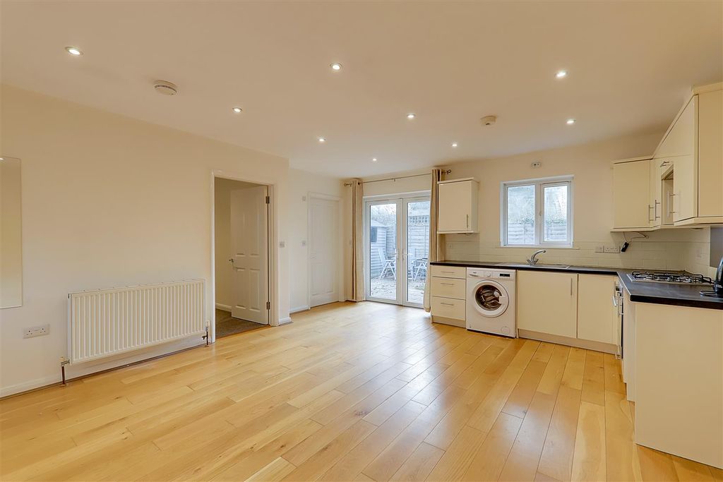 Property photo 2 of 9 Img_5663-Img_5665.Jpg