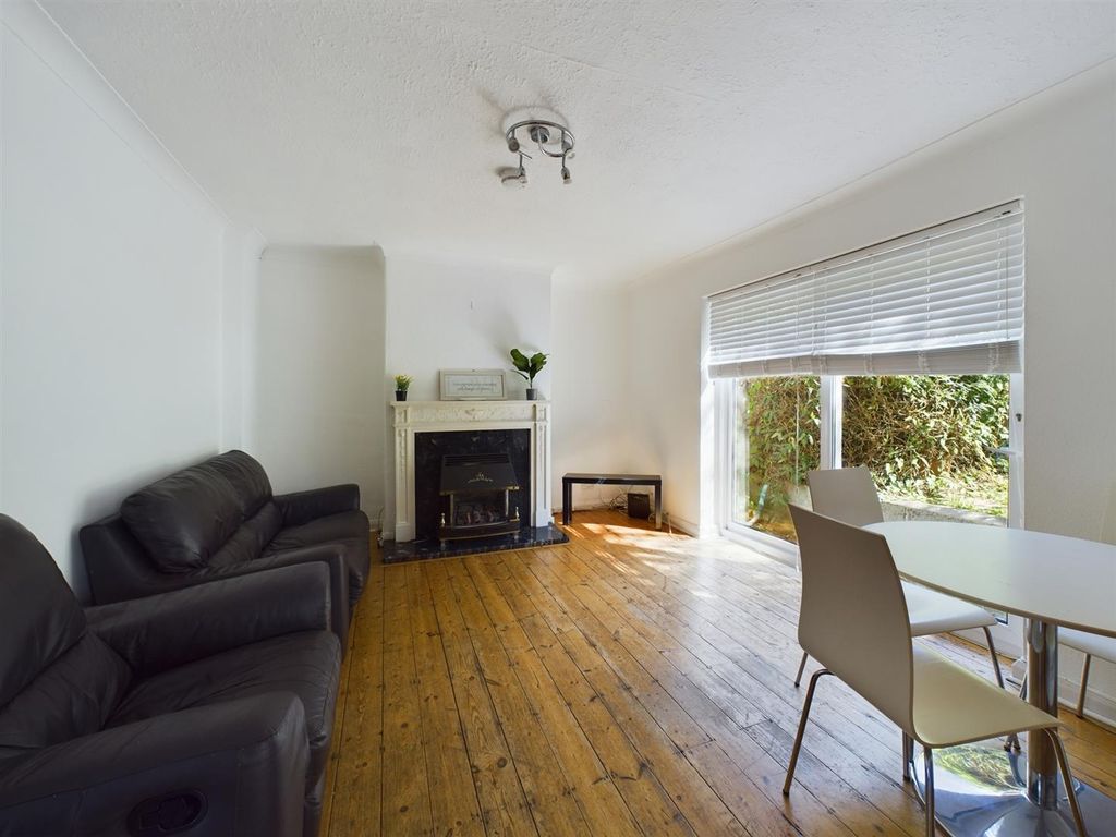 Property photo 2 of 10 Cam02534G0-Pr0047-Still006.Jpg