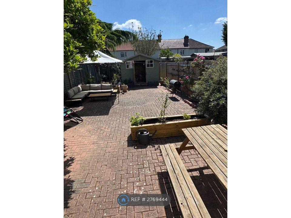 Property photo 2 of 17 South Facing Garden