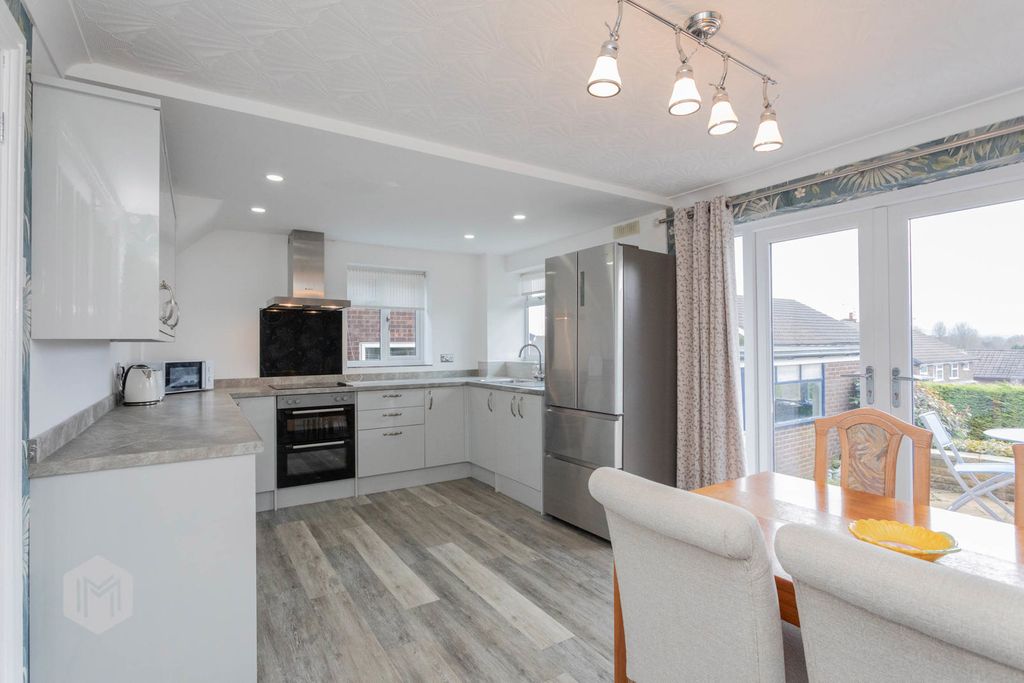 Property photo 2 of 31 Photograph