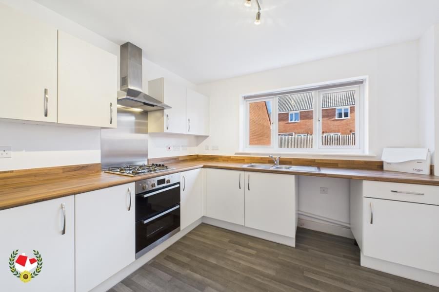 Property photo 2 of 25