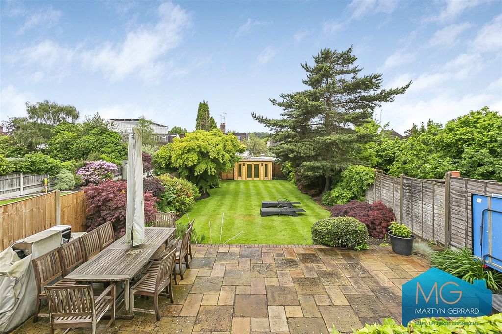 Property photo 2 of 40 Picture No. 56