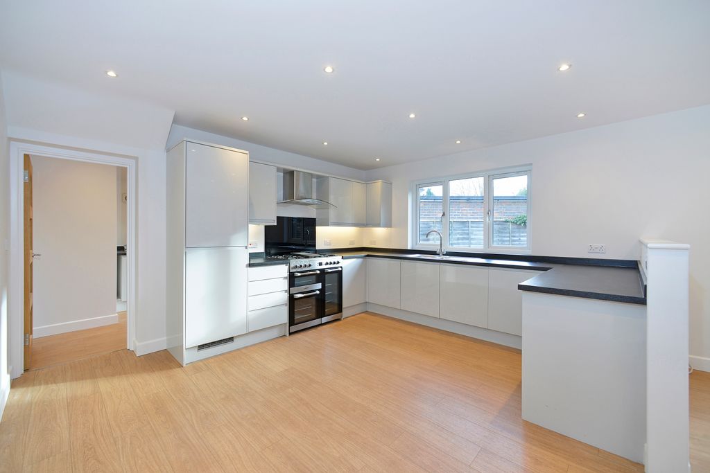 Property photo 2 of 15 Kitchen