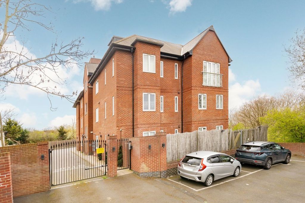 Property photo 1 of 6