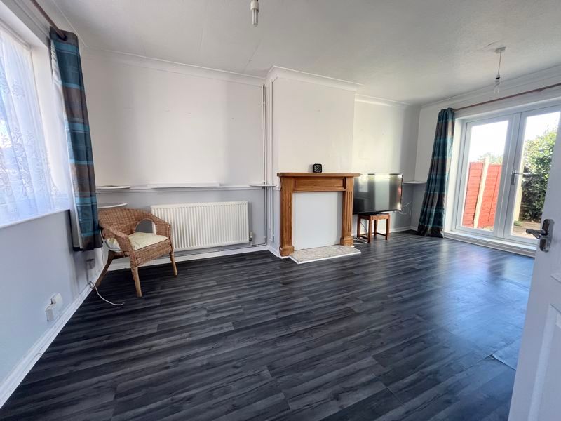 Property photo 3 of 16 Lounge New