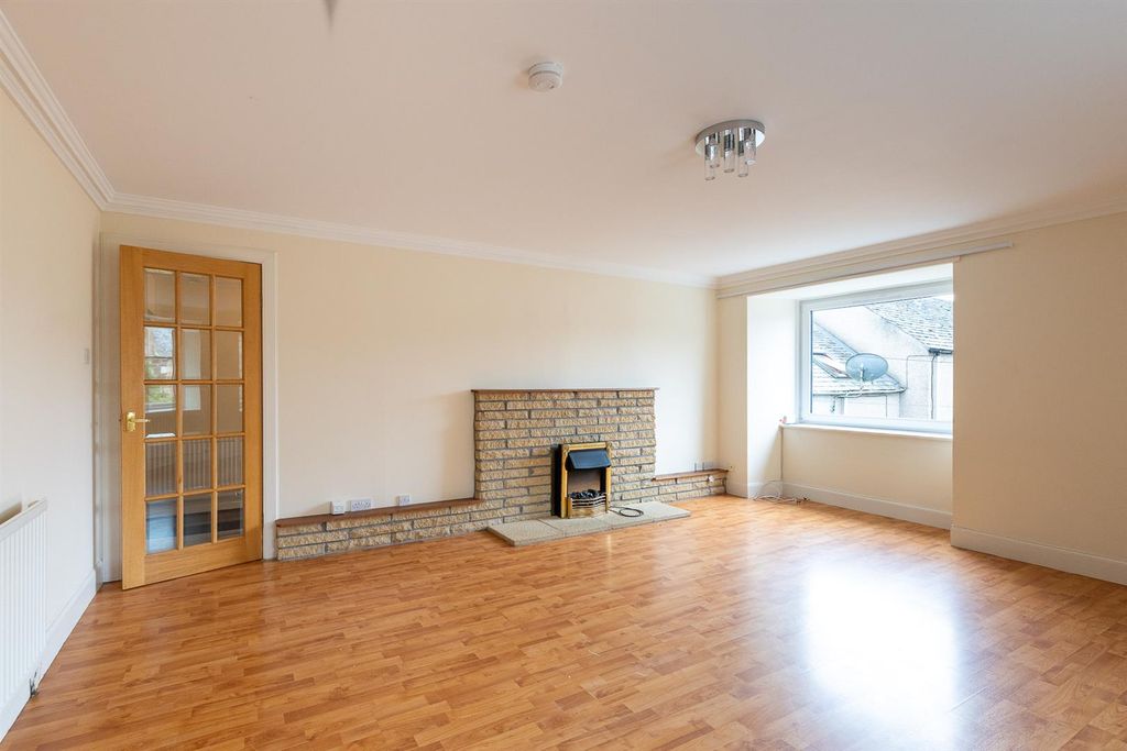 Property photo 3 of 27 3.Jpg