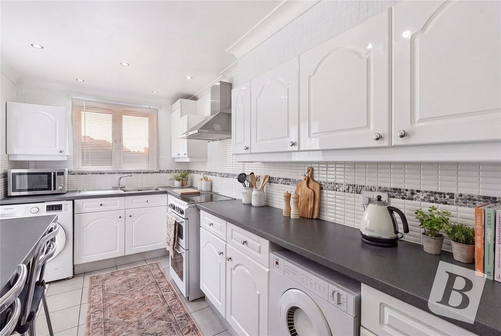 Property photo 3 of 13 Kitchen