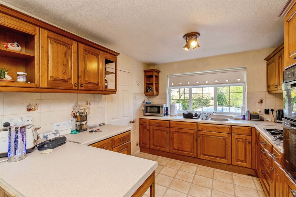 Property photo 3 of 17