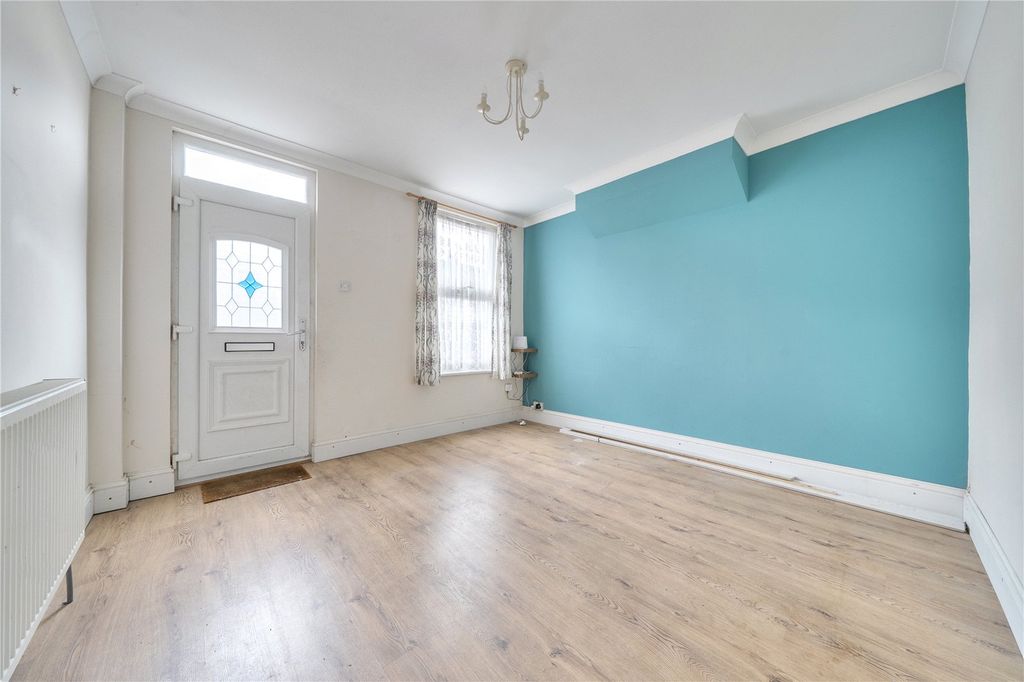 Property photo 2 of 18 Picture No. 08