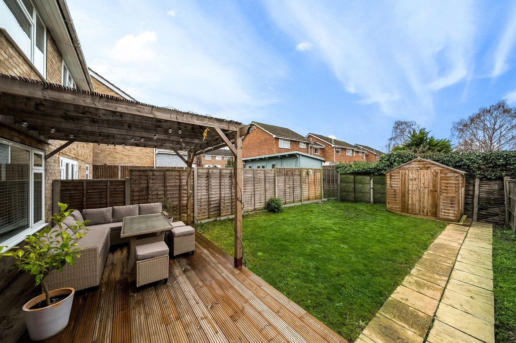 Property photo 2 of 20