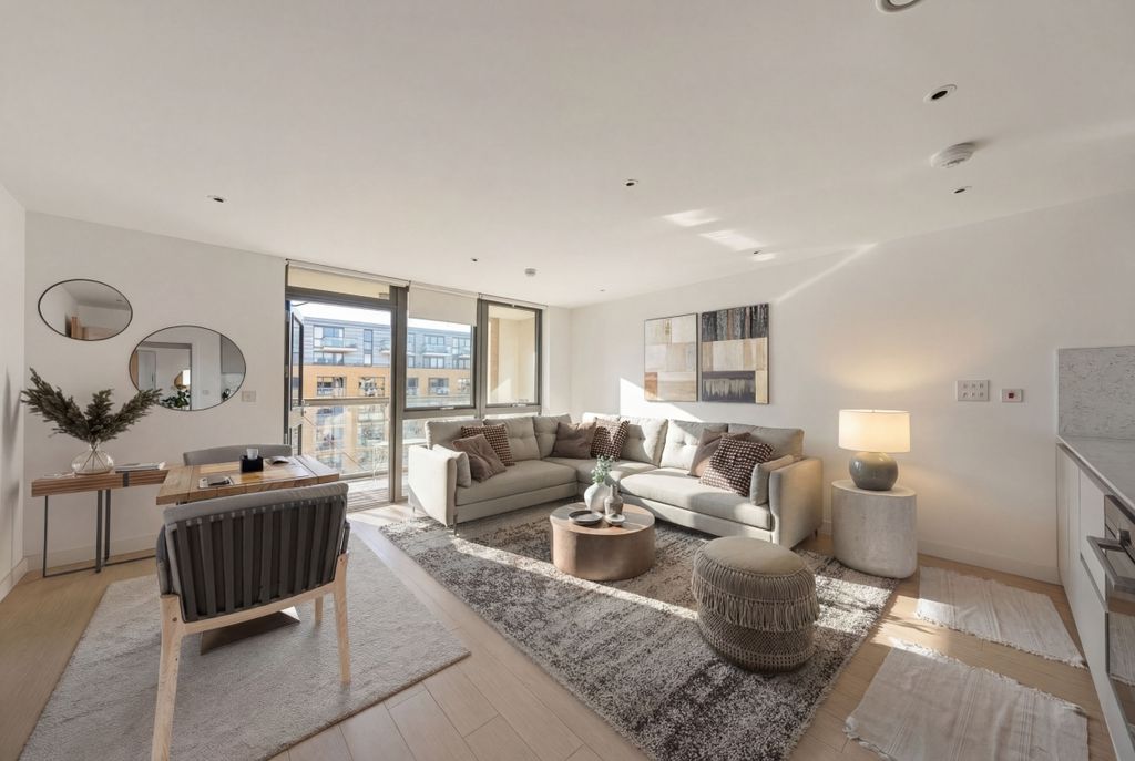 Property photo 3 of 6 Property_8E0B_094...