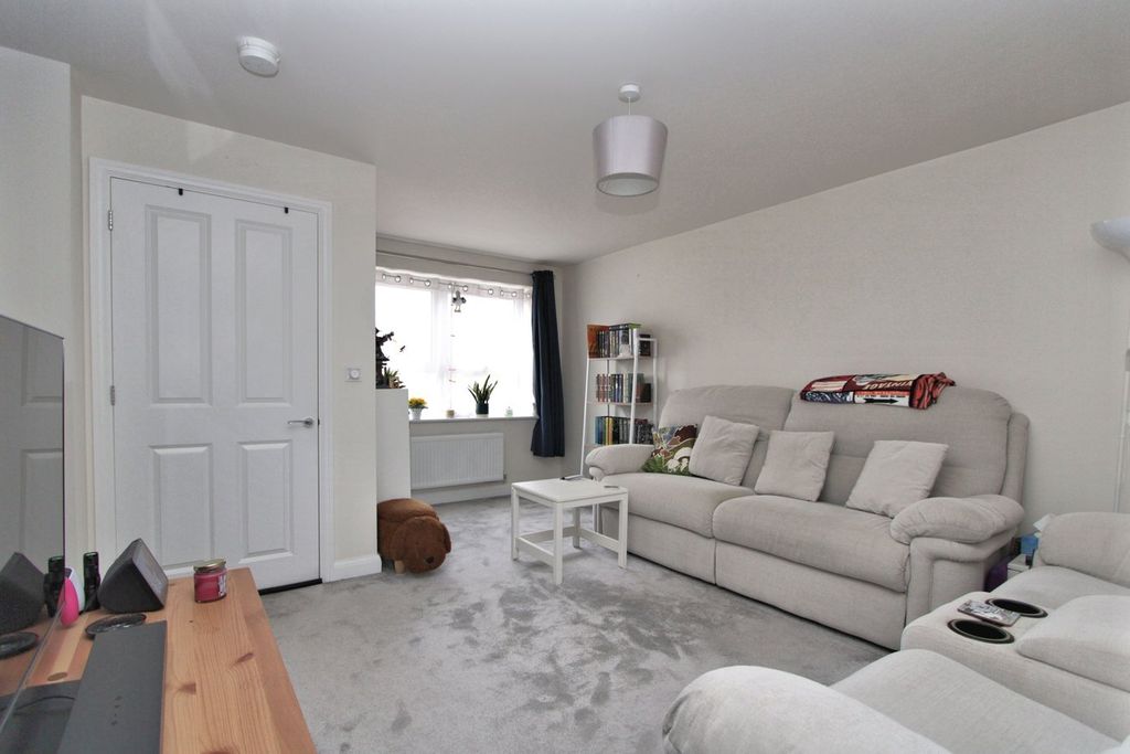 Property photo 3 of 16