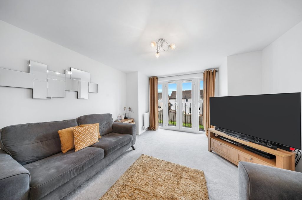 Property photo 3 of 21