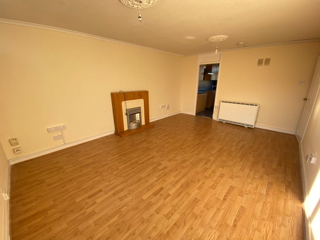 Property photo 3 of 12