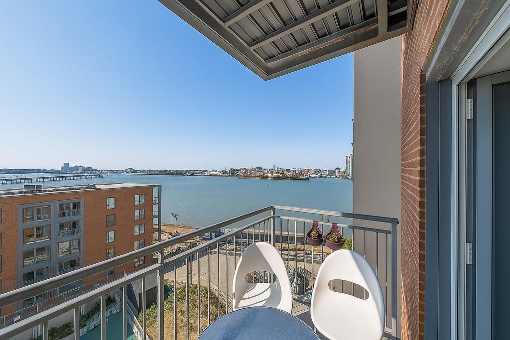 Property photo 1 of 20 Balcony