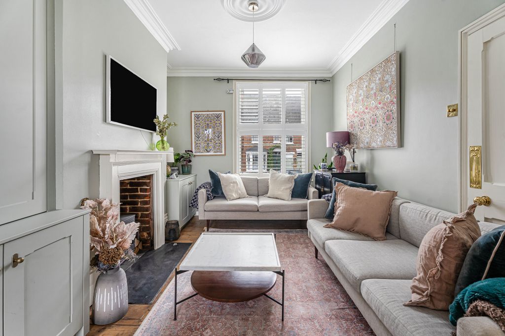 Property photo 2 of 20 Living Room