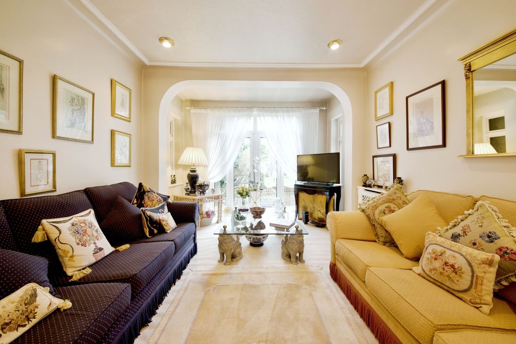 Property photo 3 of 21 Photography