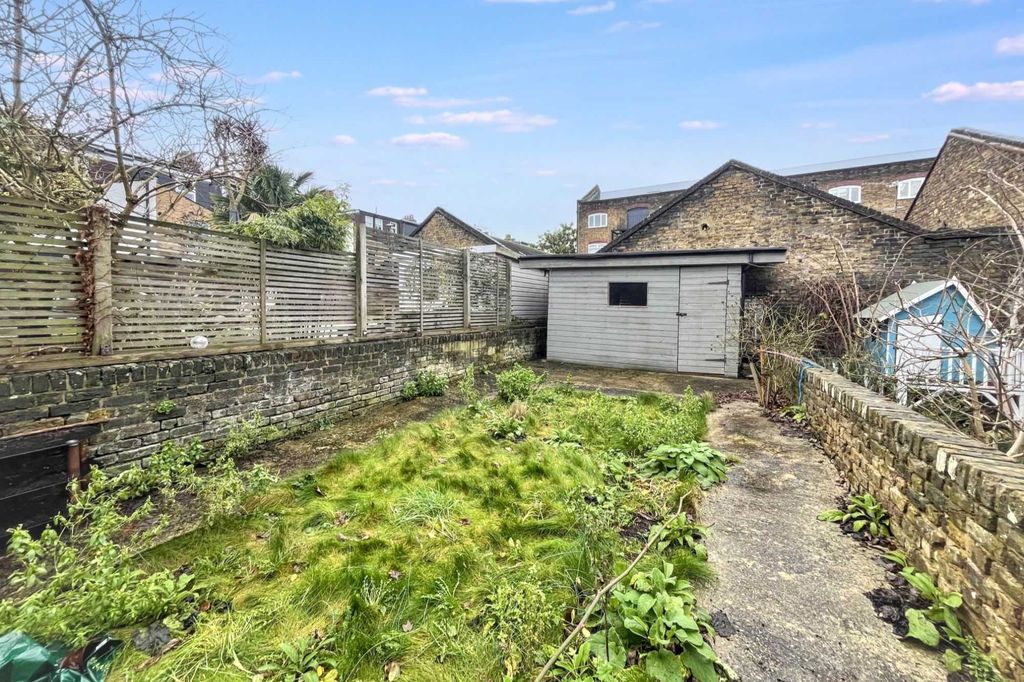 Property photo 3 of 25 27B Rush Hill Road, Battersea, London Sw11 5Nw