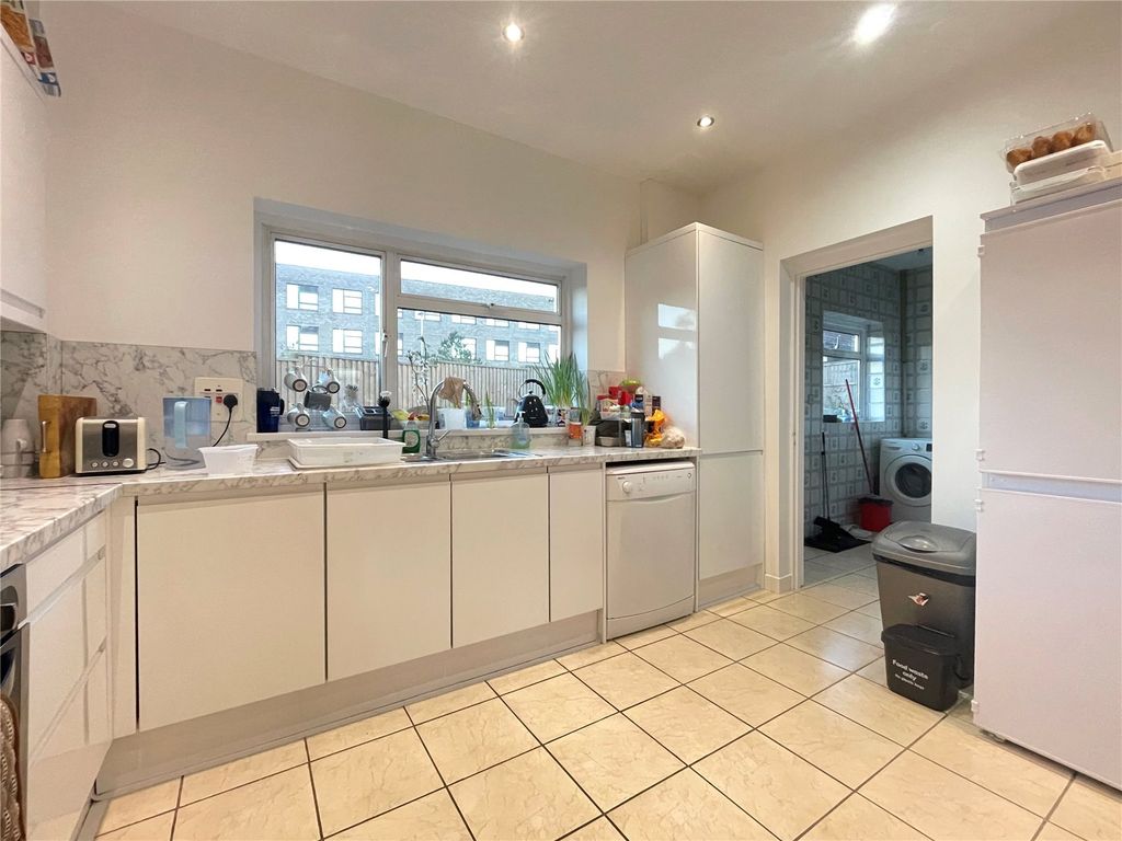 Property photo 3 of 26 Picture No. 18