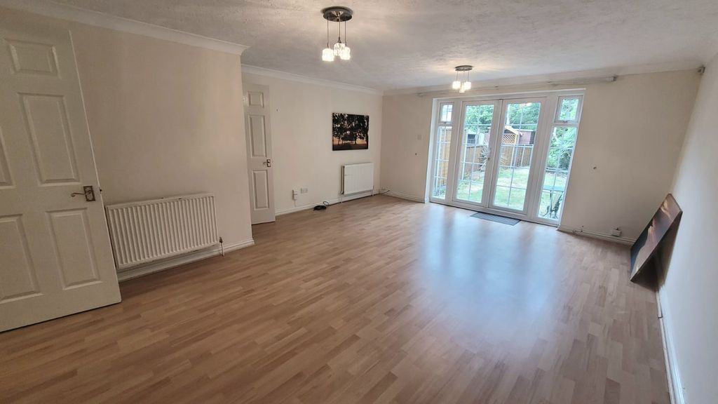 Property photo 2 of 13 Image