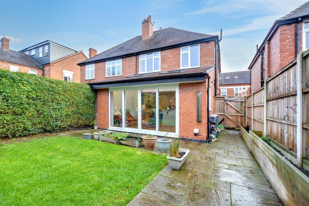 Property photo 3 of 20 Garden_3.Jpeg