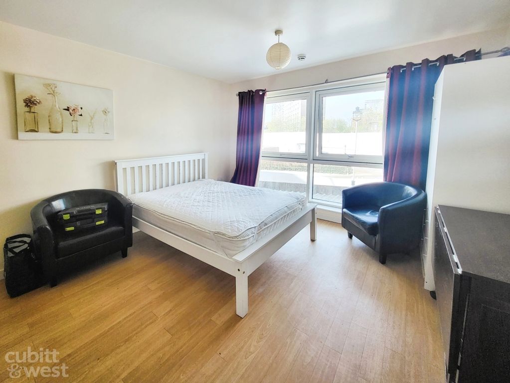 Property photo 3 of 4 10E77Efa-Internal...