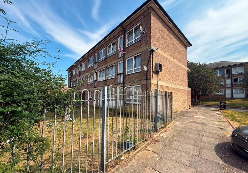 Property photo 1 of 8