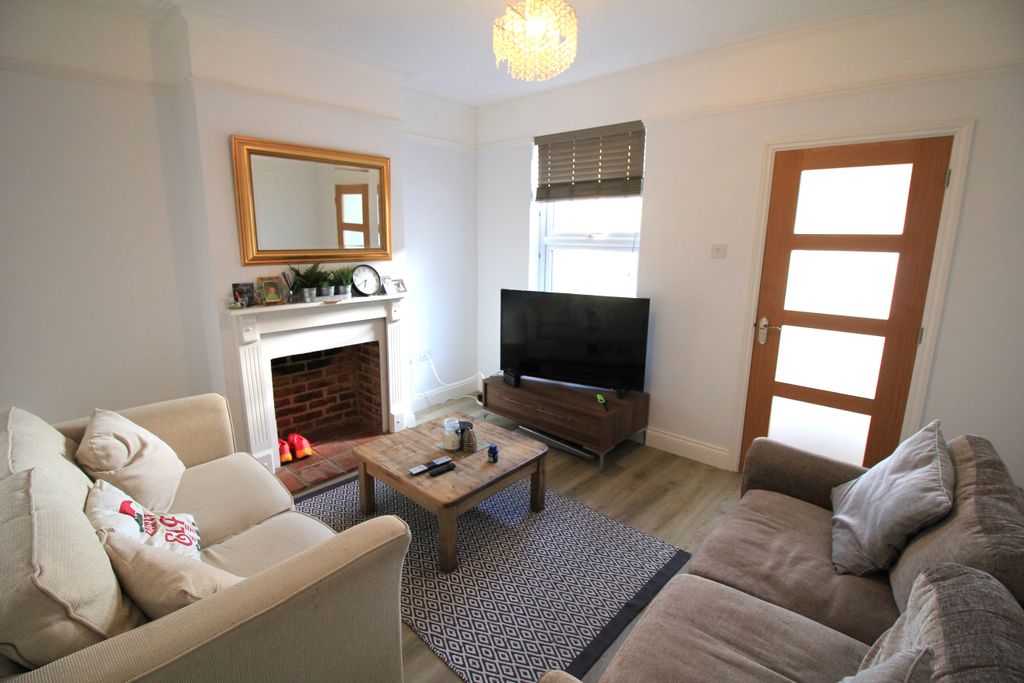 Property photo 3 of 9