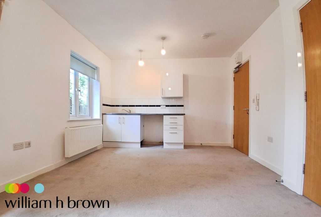 Property photo 3 of 16 Image