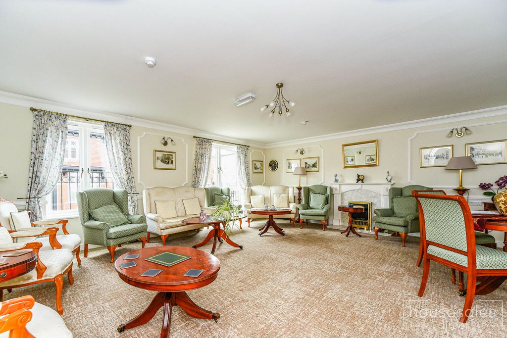 Property photo 2 of 14