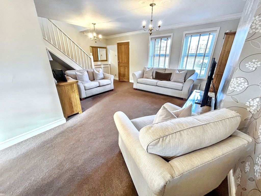 Property photo 2 of 24