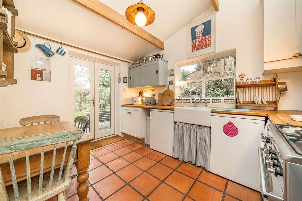 Property photo 2 of 10