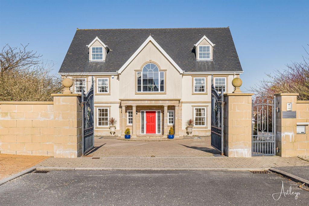 Property photo 1 of 52 Front 13.Jpg