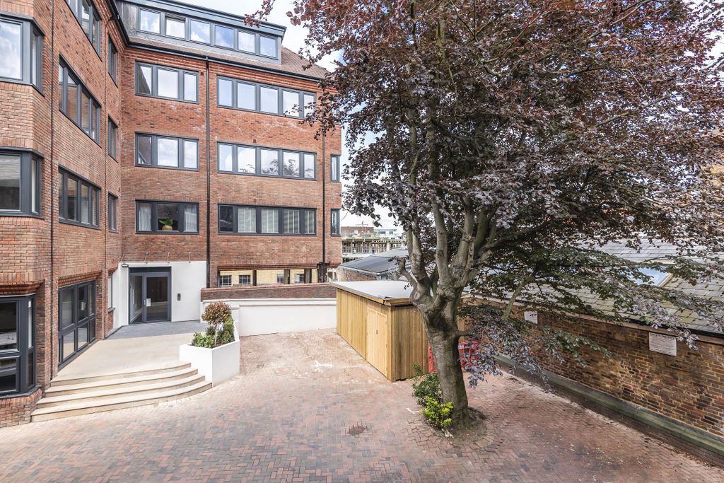 Property photo 2 of 7 5.